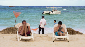 Свята нерівність